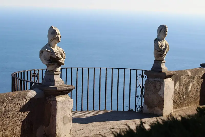 Terrazza dell'Infinito di Villa Cimbrone a Ravello sul mare